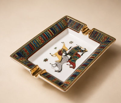 An ashtray worth leaving out. detail